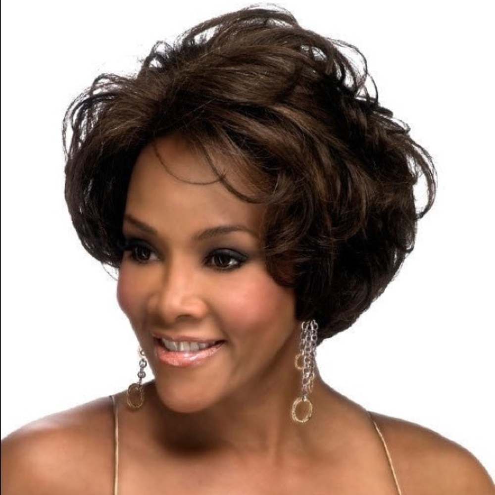 The H-129 by Vivica Fox is a short straight bob WIG 100% Human Hair.